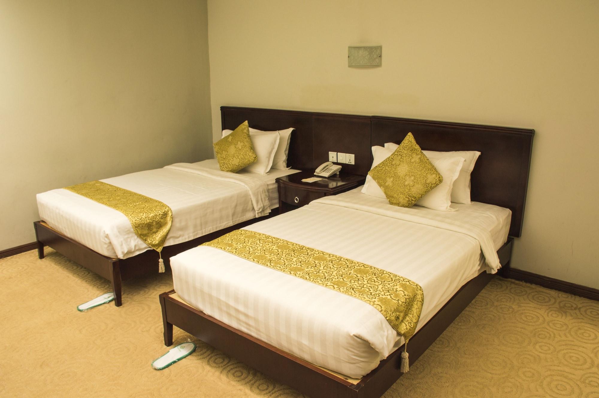 Green Leaf Hotel Янгон Екстериор снимка