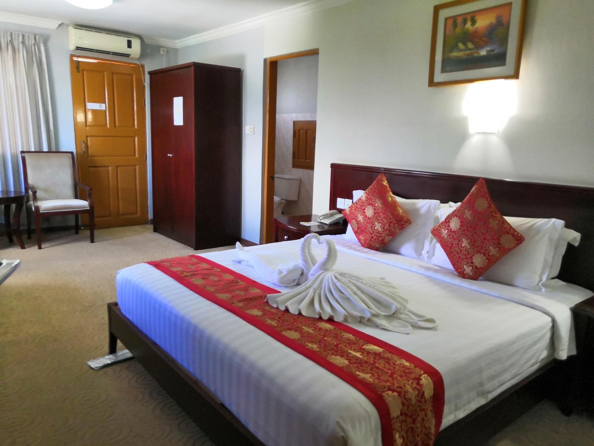 Green Leaf Hotel Янгон Екстериор снимка