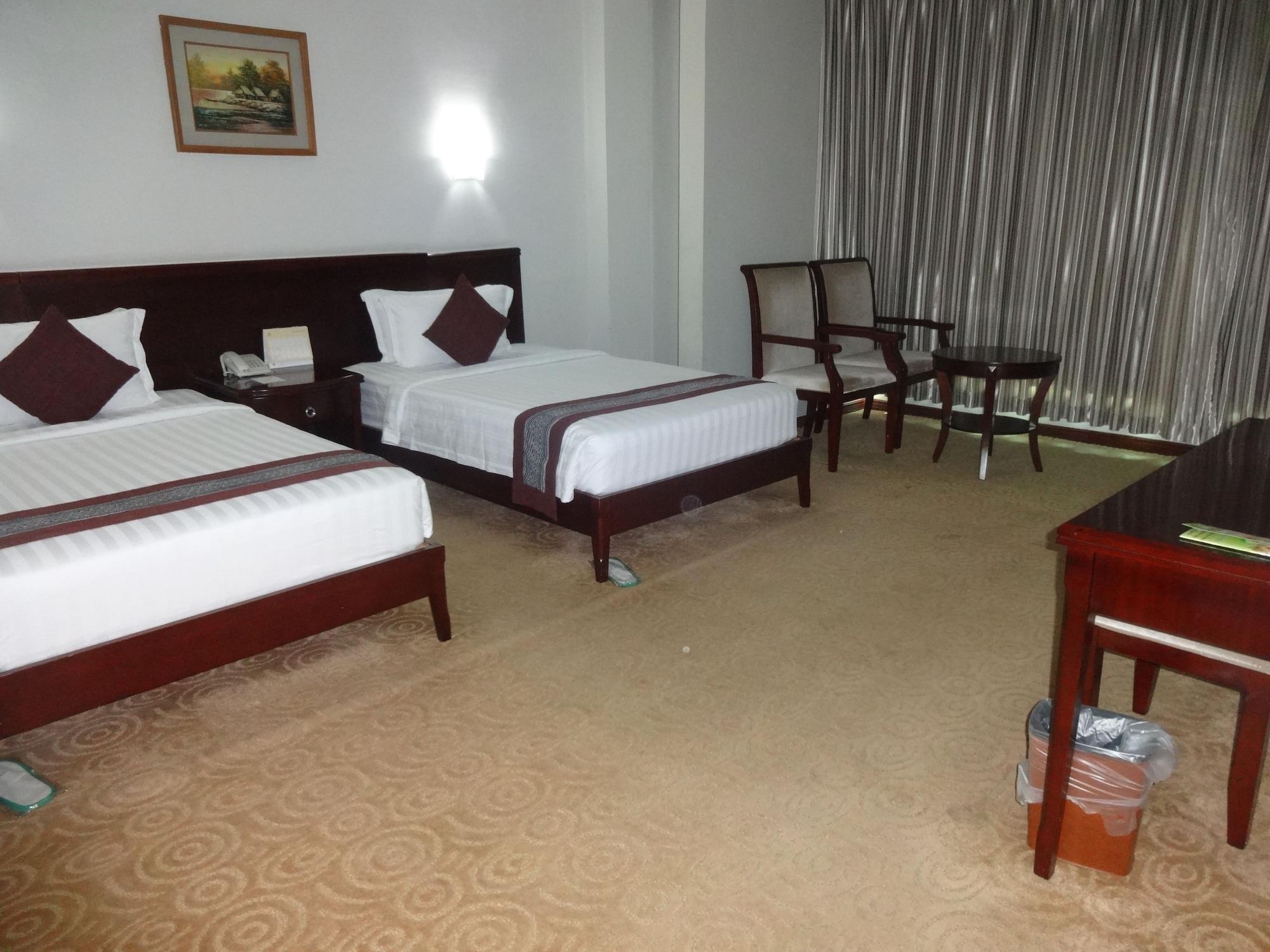 Green Leaf Hotel Янгон Екстериор снимка